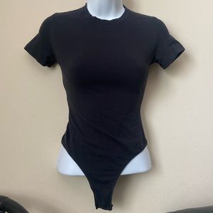 SKIMS COTTON JERSEY T-SHIRT BODYSUIT | SIZE- S | COLOR- ONYX